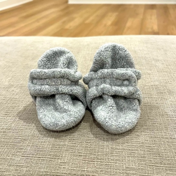 Zutano Shoes 3 Month Zutano Fleece Baby Booties Gray Poshmark